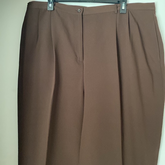 Woman’s 2pc Brown Pantsuit - Picture 4 of 14